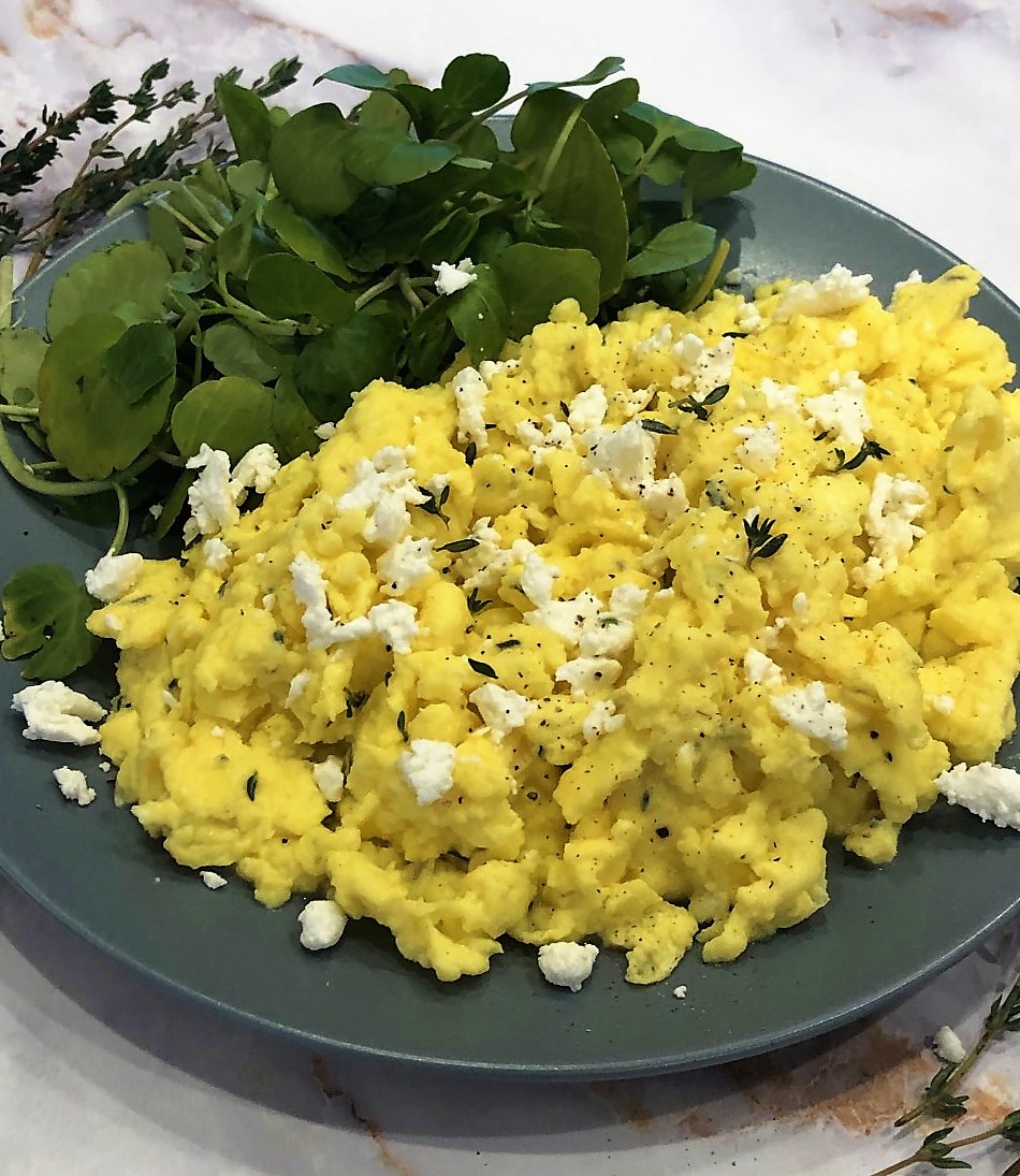 Creamy Scrambled Eggs With Goat Cheese And Thyme Goddess Of Garlic 7474